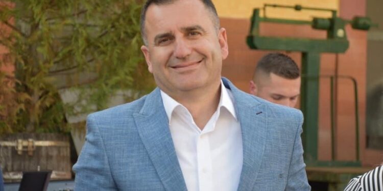 Shkarkohet nga detyra drejtori i Agjencisë Shtetërore për Shpronësimin, ja kush e zëvendëson