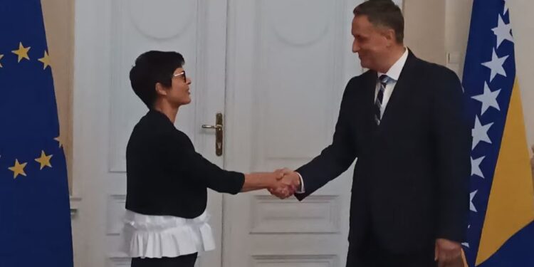 Kos nis vizitën treditore në Bosnje e Hercegovinë