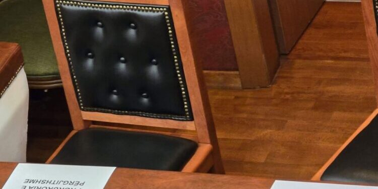 Dy karrige bosh në Kuvend, Altin Dumani dhe Olsian Çela nuk shkojnë në seancën hapëse