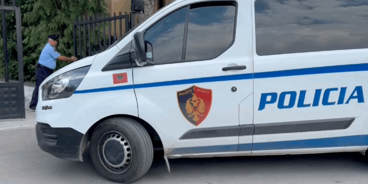 Shiste doza kokaine dhe qarkullonte me a*më, arrestohet 48-vjeçari në Tiranë