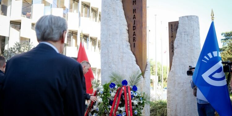 27 vite nga vrasja e Azem Hajdarit/ Berisha: Sot pluralizmi për të cilin luftuan studentët është i shtypur