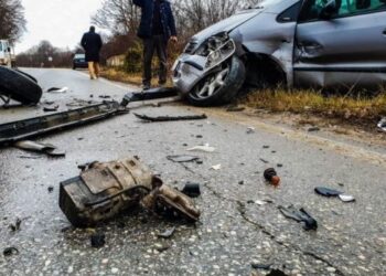 Shkodër/ Makina përmbyset në rrugë, plagoset pasagjeri, dërgohet tek ‘Trauma’
