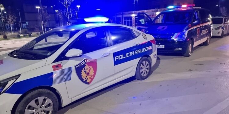 Dhunohet turisti austriak në Durrës, policia procedon dy 17-vjeçarë