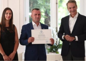 Mitsotakis i jep shtetësinë greke Levian Gogës, shqiptarit që hyri në lum të shpëtojë dy fëmijë