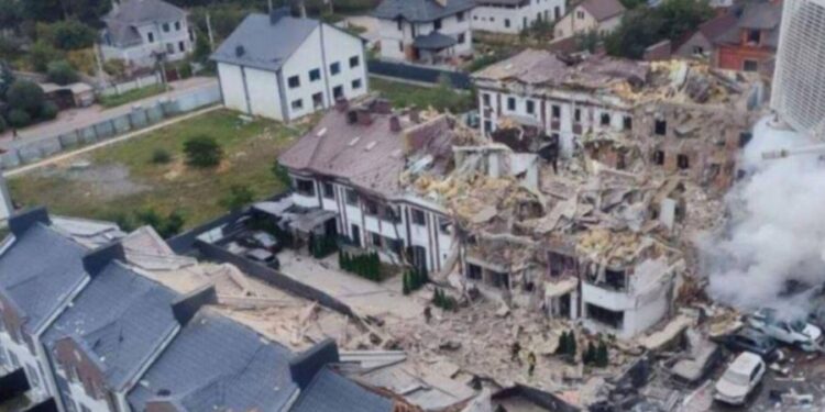 Kievi bombardohet 4 herë gjatë natës nga raketat ruse, një nga sulmet ajrore më të mëdha që nga fillimi i luftës