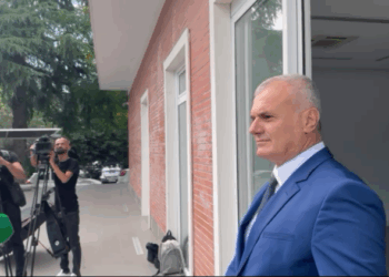 “Berisha gaboi rëndë”, Leskaj kundër zgjedhjes së Bardhit si kryetar i grupit parlamentar të PD