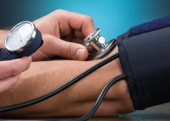 Gjysma e shqiptarëve vuajnë nga hipertensioni/ Mjekët: Të prekur, po aq të rinj sa edhe të moshuar