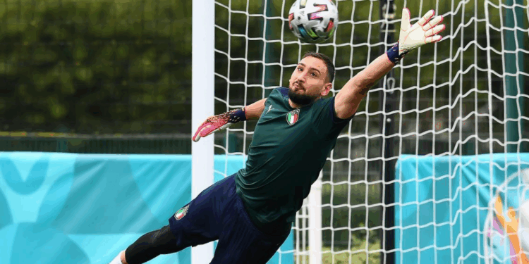 PSG dhe Man City arrijnë akordin, Donnarumma transferohet në Angli