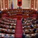 Opozita largohet nga salla, mazhoranca kalon kalendarin dhe programin e punimeve