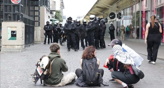 675 persona të arrestuar në protestat kundër Macronit