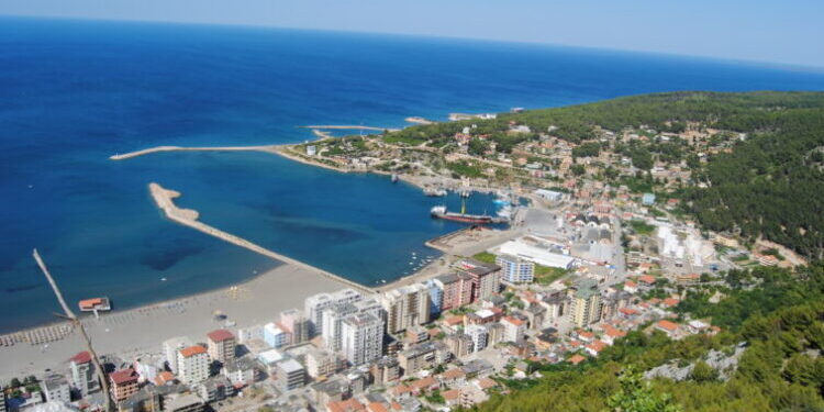 Tjetërsimi i pronave në Lezhë, lëshohen 10 urdhër-arreste, mes tyre zyrtarë dhe policë