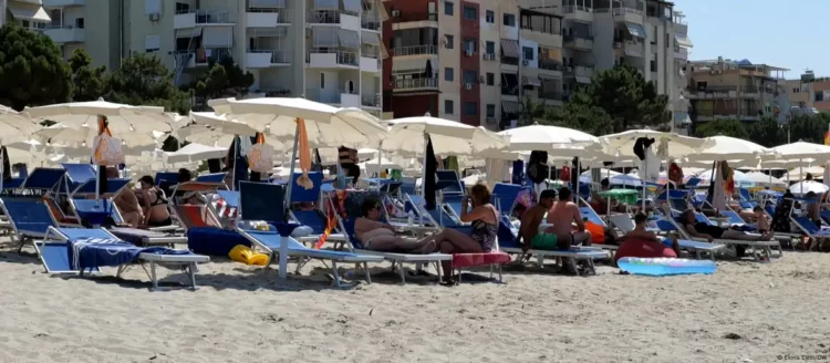 Zhgënjim nga pushimet në Shqipëri, turistët polakë kërkojnë zhdëmtim