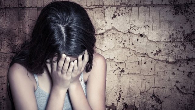 Kishte dijeni për abuzimin seksual të 16-vjeçares nga një efektiv, pezullohet shefi i Komisariatit të Përmetit