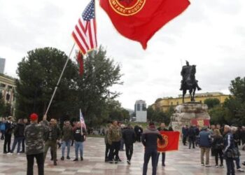 Protesta për UÇK-në, qytetarët mblidhen në sheshin ‘Skëndërbej’