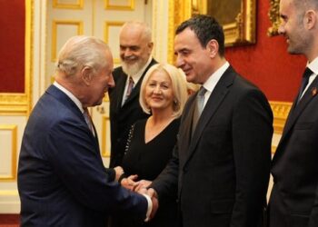 Kurti shpreh gatishmëri që Kosova t’i strehojë azilkërkuesit e refuzuar nga Britania