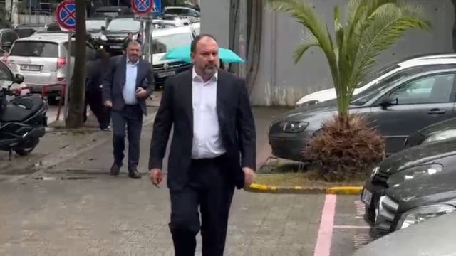 Arbjan Mazniku paraqitet në GJKKO