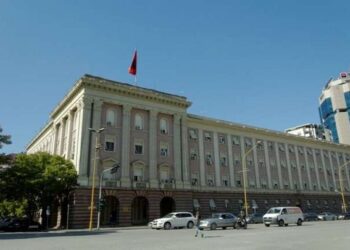 Kërkesa e opozitës për shkarkimin e Peleshit, ja kur do të mblidhet Këshilli i Legjislacionit