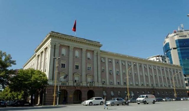 Kërkesa e opozitës për shkarkimin e Peleshit, ja kur do të mblidhet Këshilli i Legjislacionit