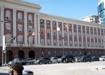 Opozita kërkoi shkarkimin e Peleshit, mblidhet sot Këshilli i Legjislacionit dhe 6 komisione
