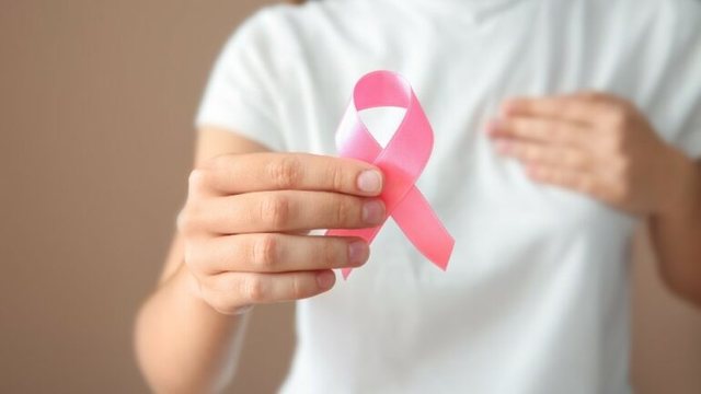 Mijëra gra shqiptare përballë betejës me kancerin e gjirit, rastet rriten me 23% në një dekadë