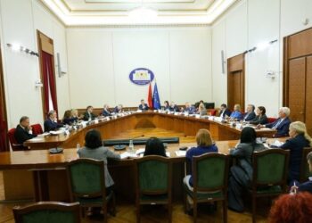 Raportimi i institucioneve kushtetuese, PD kërkon 4 orë debat në Kuvend, mazhoranca propozon kufizim