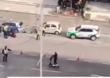 I riu ‘sfidon’ policinë dhe ja mbath me skuter pranë ‘Zogut të Zi’