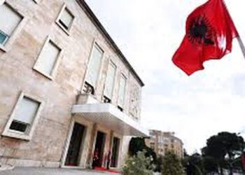 Lëvizje në qeveri/ Katër zëvendësministra të rinj, tre largohen nga detyra
