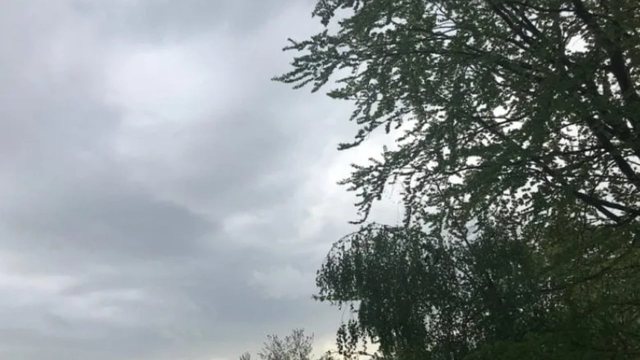 Vranësira dhe reshje shiu, si parashikohet moti për sot