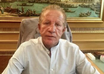 Behgjet Pacolli paraqitet në Prokurorinë e Tiranës