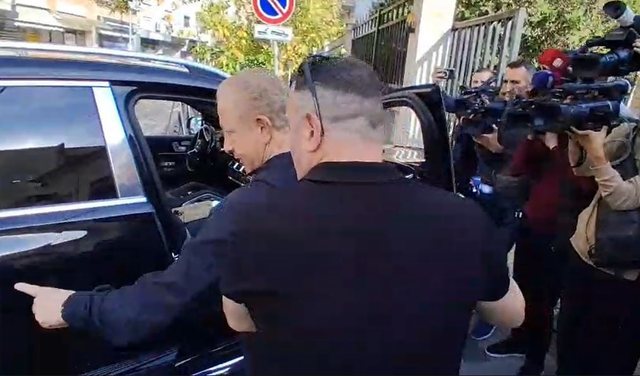 Aeroporti i Vlorës/ Pacolli del pas 3 orësh nga Prokuroria e Tiranës, ç’deklaroi për mediat