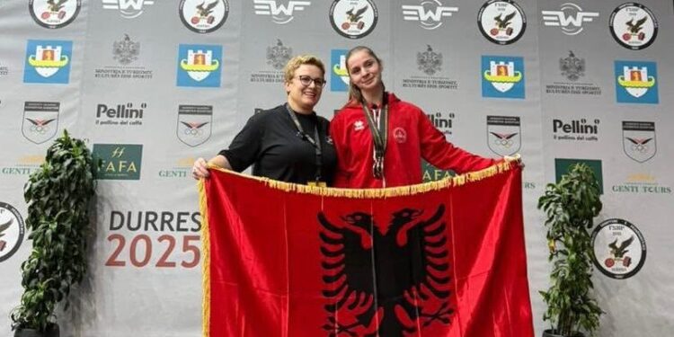 Enkileda Carja, kampione e trefishtë e Europës