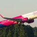 Skandali/ Wizz Air lë dhjetëra shqiptarë në Dortmund: Avioni u mbush, ju hajdeni të mërkurën po deshet