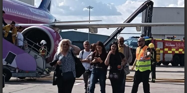 Wizz Air përsërit skandalin! 8 pasagjerë mbeten sërish në Dortmund për shkak të ‘overbooking’