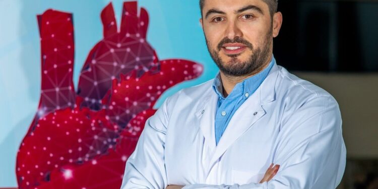 VIDEO/ Mjekët shqiptarë vazhdojnë të shkëlqejnë dhe të përfaqësojnë me dinjitet vendin në fushën e kardiologjisë ndërkombëtare