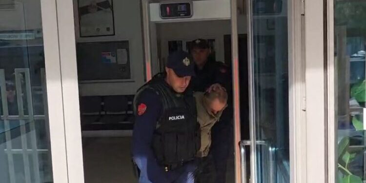 Vrau me thikë 42-vjeçarin në Berat, gjykata lë në burg Kristo Memën