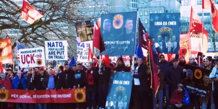 “Liria ka emër”, protestë në mbështetje të komandantëve të UÇK-së në Tiranë
