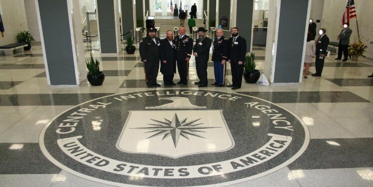 Trump autorizon CIA-n për operacione të fshehta në Venezuelë