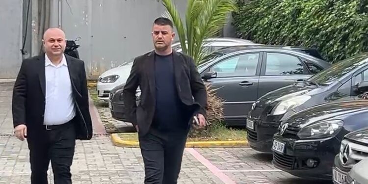Kryebashkiaku i Vaut të Dejë paraqitet në SPAK
