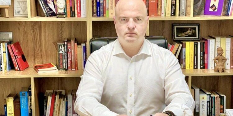 Arrestimi i vëllait, deputeti socialist distancohet: S’mbaj përgjegjësi, secili ka jetën e vet