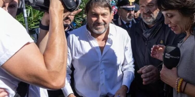Atentati ndaj gazetarit italian/ ‘La Repubblica’: Po hetohet kryetrafikanti shqiptar i lidhur me Engjëll Agaçin