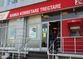 Standard & Poors vlerëson BKT-në me notë më ulët se borxhi i qeverisë shqiptare