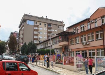 Pakicat serbe në Kosovë kërkojnë pezullimin e zbatimit të Ligjit për të Huajt