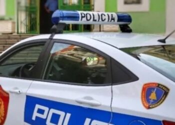 Regjistroi në mënyrë fiktive si pacient të dënuarin me arrest shtëpie, procedohet infermieri
