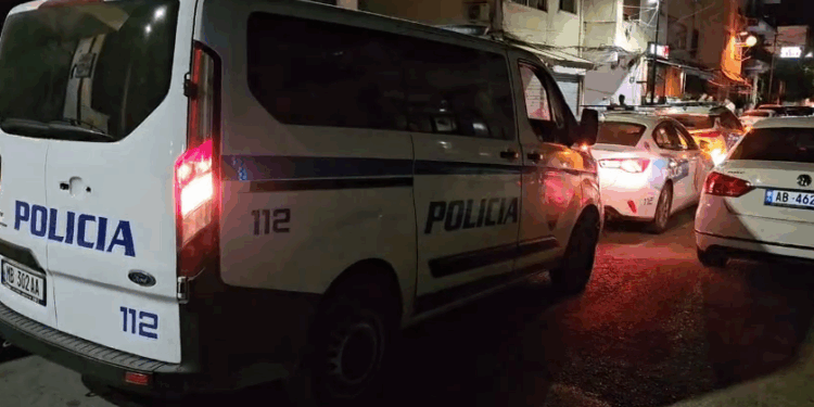 E godet me kosore në kokë dhe i thyen krahun, 56-vjeçari “masakron” një 39-vjeçar në Bushat