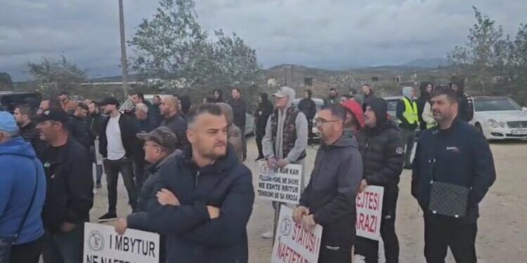 Dita e 10 e grevës së naftëtarëve në Marinzë: Gati të rrezikojmë edhe jetën