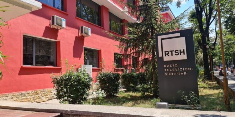 RTSH ekspozon në Kuvend krizën financiare