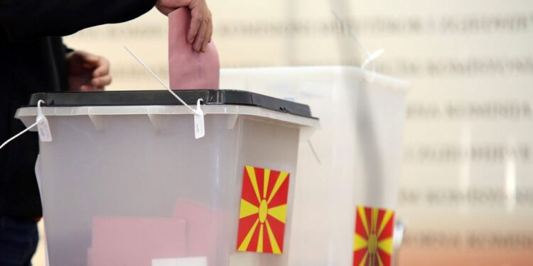 Heshtje zgjedhore në Maqedoninë e Veriut – Votojnë të sëmurët, shtëpitë e të moshuarve e të burgosurit