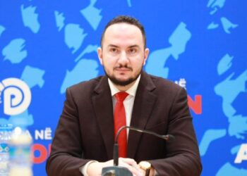 Lëvizje brenda PD/ Salianji mbledh më të votuarit e primareve, kërkon rikthimin e Këshillit Kombëtar