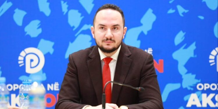 Lëvizje brenda PD/ Salianji mbledh më të votuarit e primareve, kërkon rikthimin e Këshillit Kombëtar