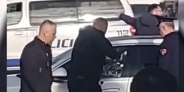 Atentati ndaj Gilmando Danit në Rinas, digjet një makinë në zonën e Krujës